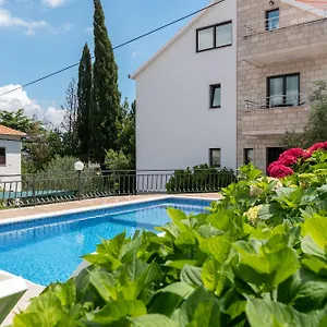 Maca & Apartament Trogir